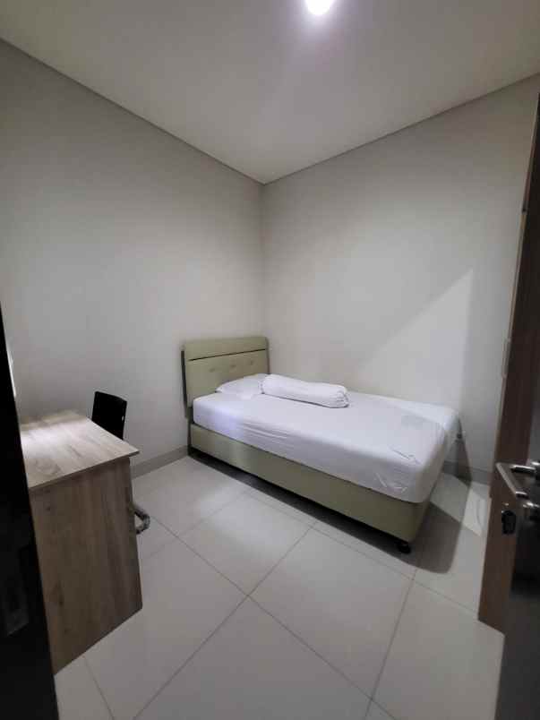 dijual rumah jl bsd grand boulevard blk