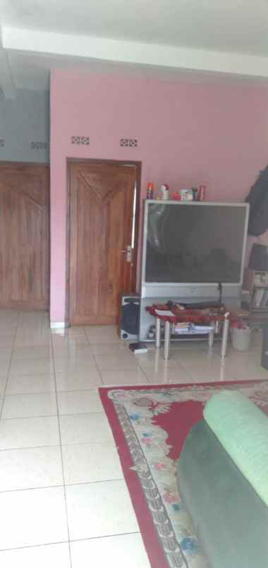 dijual rumah jl cihanjuang cimahi