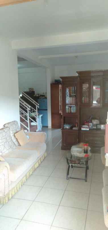 dijual rumah jl cihanjuang cimahi