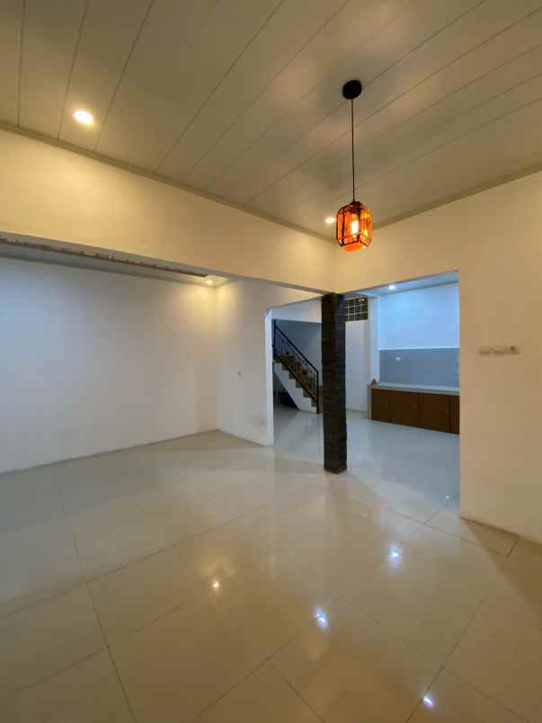 dijual rumah jl hos cokroaminoto ciledug