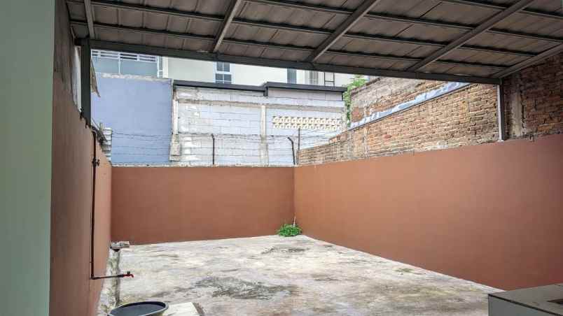 dijual rumah jl houkeri cisaranten
