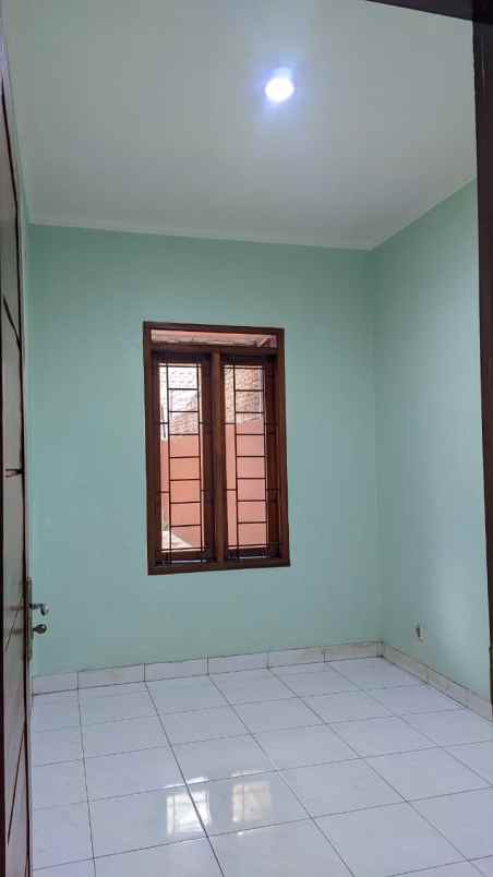 dijual rumah jl houkeri cisaranten