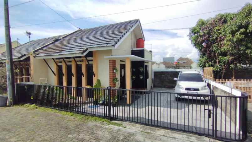 dijual rumah jl imogiri km 7 5