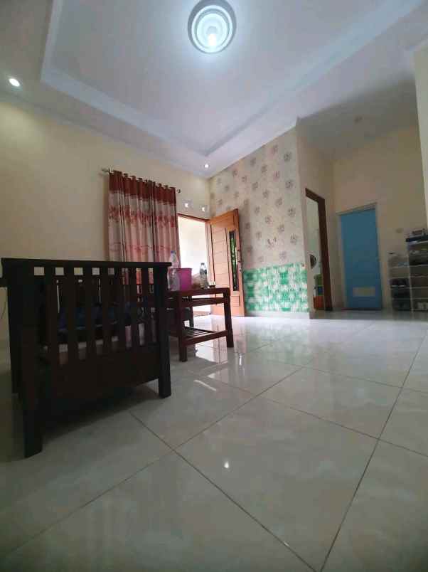 dijual rumah jl jetkol subadri