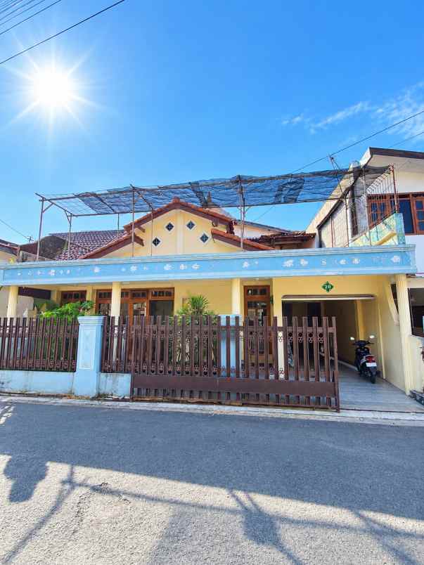 dijual rumah jl kaliurang km 7