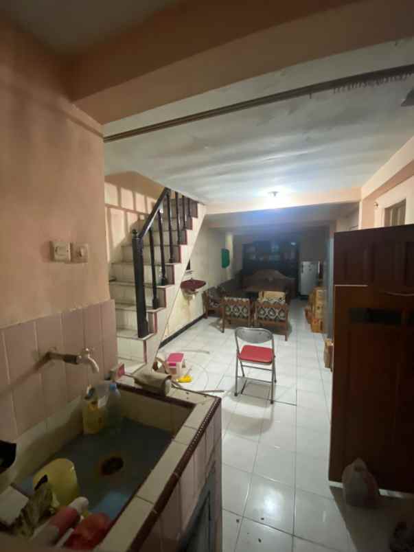 dijual rumah jl kaliurang km 7
