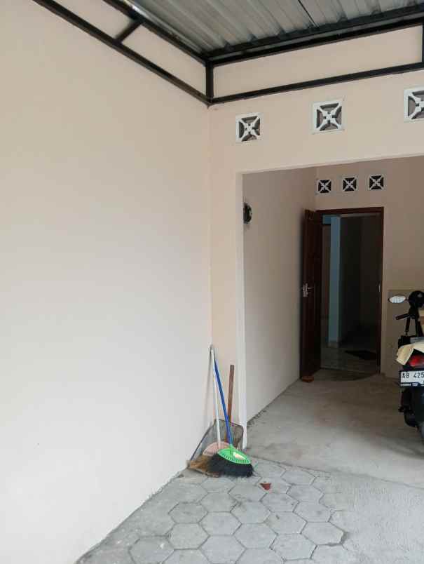 dijual rumah jl karangjati