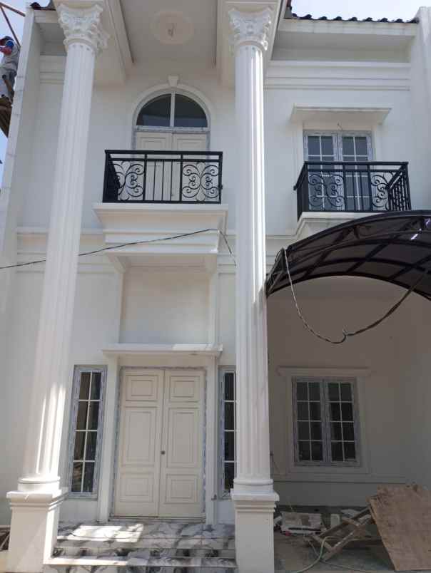 dijual rumah jl kelapa dua wetan