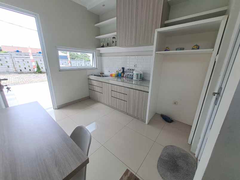 dijual rumah jl kramat asem 36b