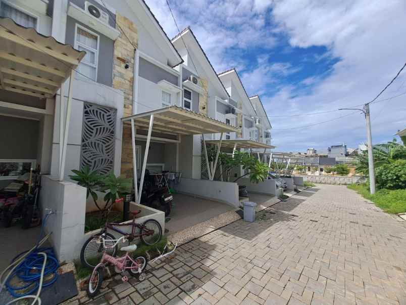 dijual rumah jl kramat asem no 36