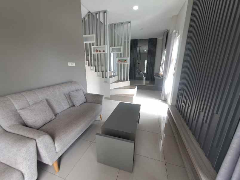dijual rumah jl kramat asem no 36