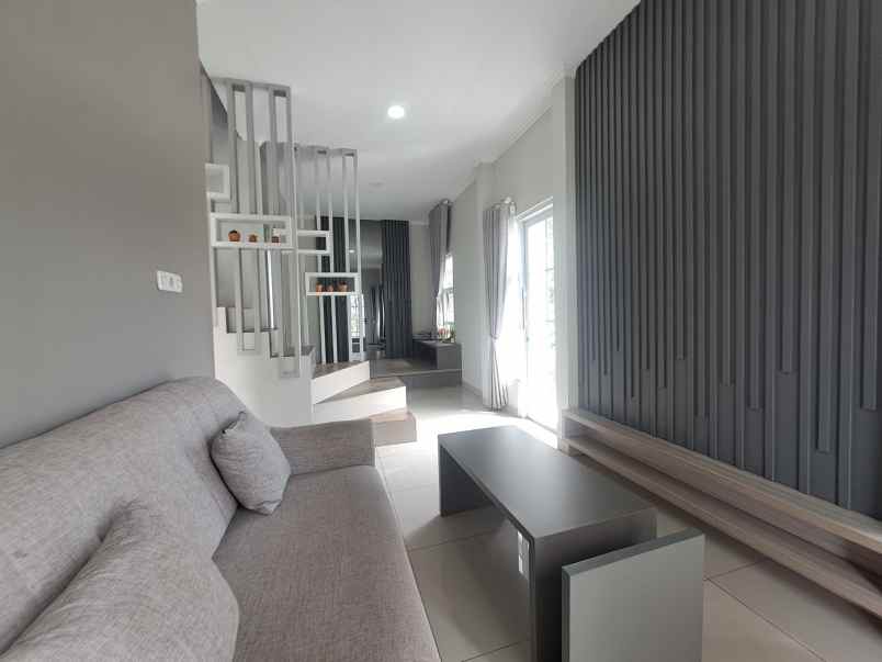 dijual rumah jl kramat asem no 36b