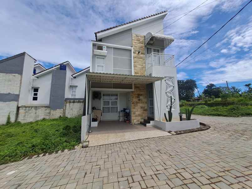 dijual rumah jl kramat asem no 36b