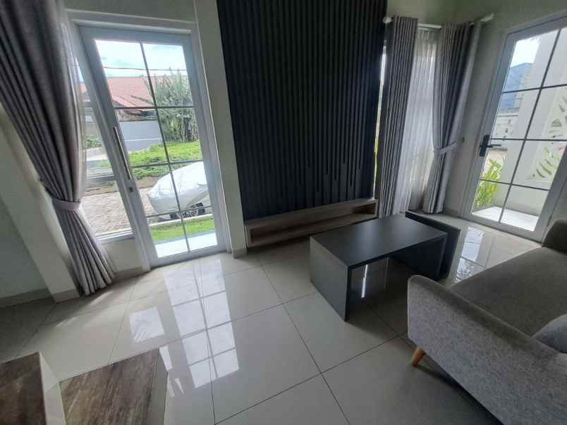 dijual rumah jl kramat asem no 36b