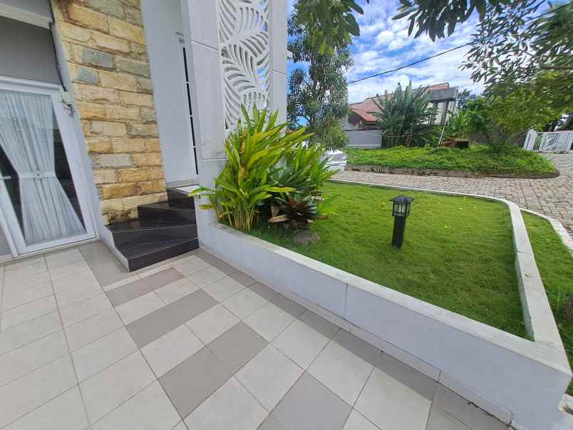 dijual rumah jl kramat asem no 36b