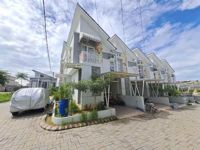 dijual rumah jl kramat asem no 36b