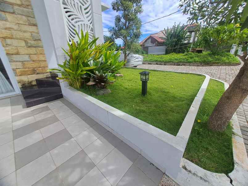 dijual rumah jl kramat asem no 36b