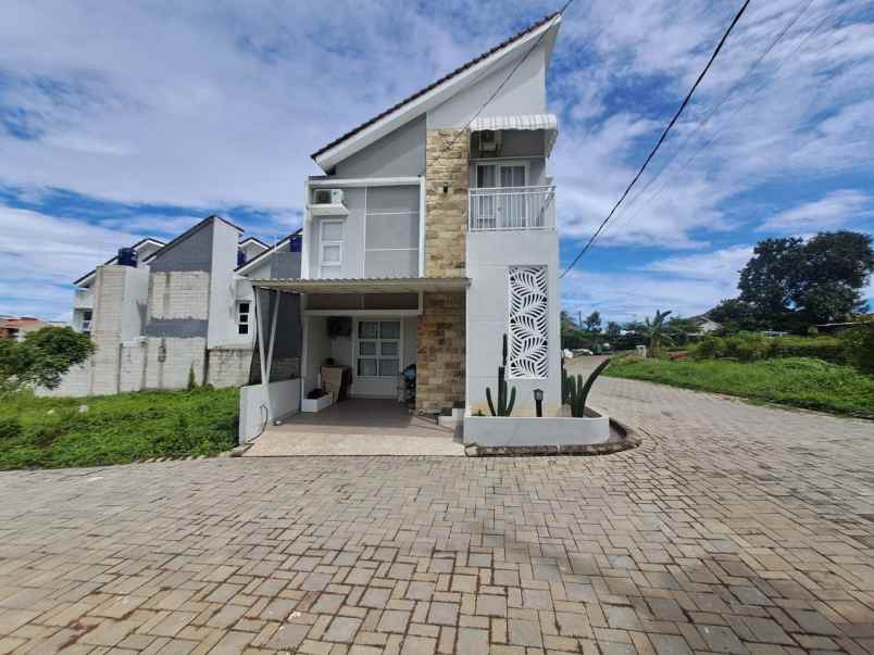dijual rumah jl kramat asem no 36b