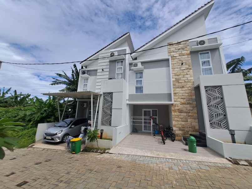 dijual rumah jl kramat asem no 36b