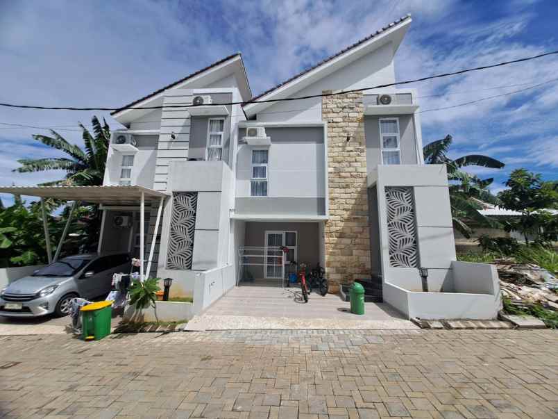dijual rumah jl kramat asem no 36b