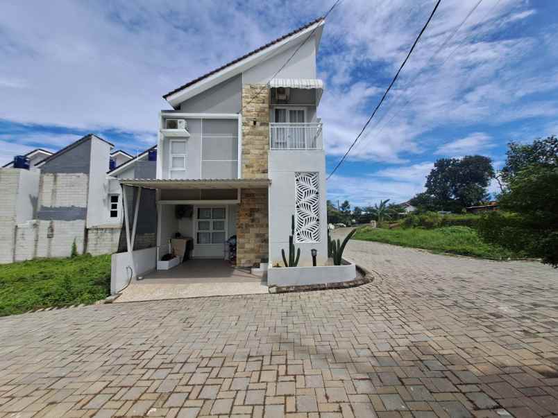 dijual rumah jl kramat asem no 36b