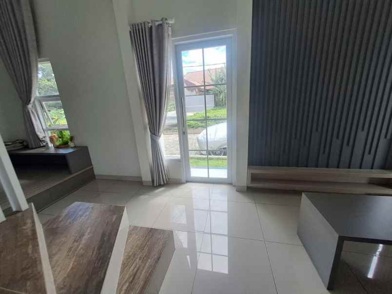 dijual rumah jl kramat asem no 36b