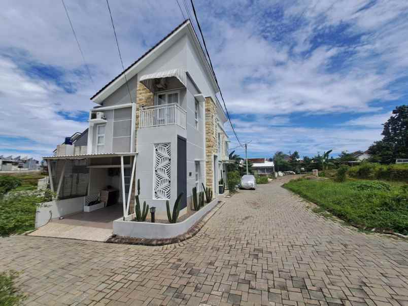 dijual rumah jl kramat asem no 36b