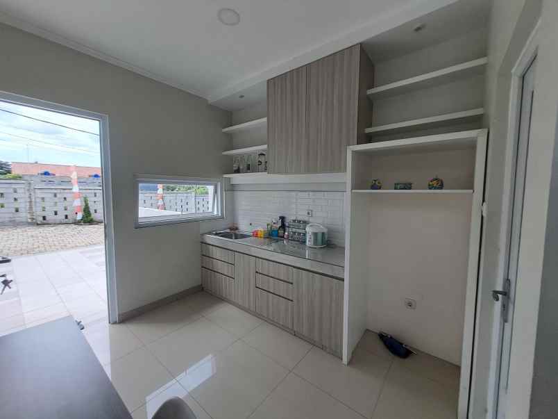 dijual rumah jl kramat asem no 36b