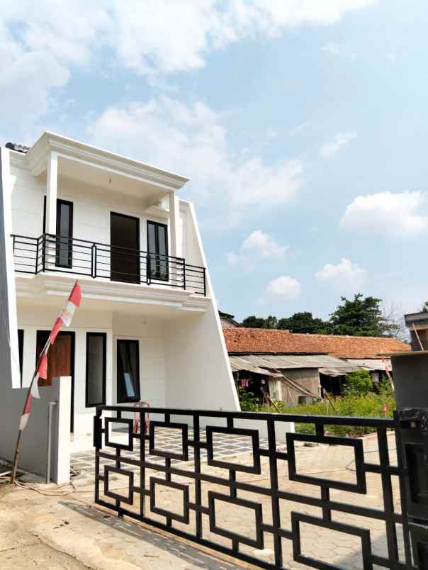 dijual rumah jl kranggan permai raya