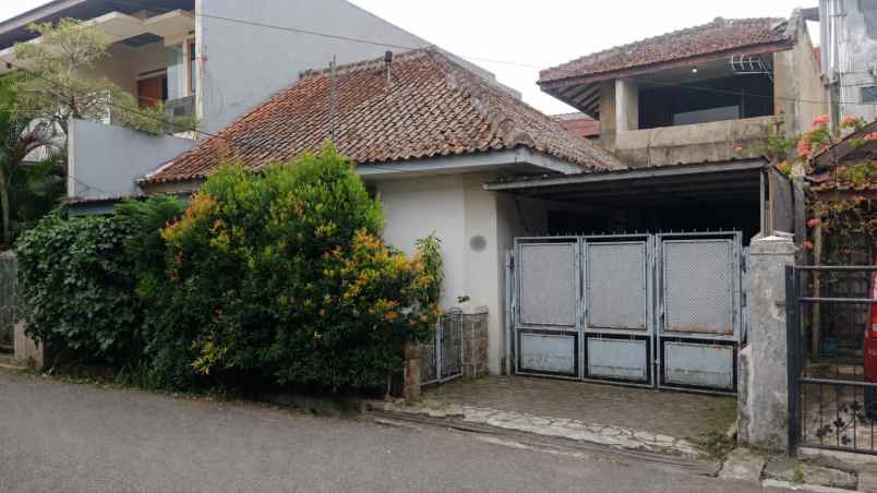dijual rumah jl labuan kebon waru
