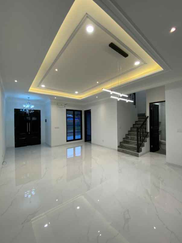 dijual rumah jl lapangan tembak cibubur