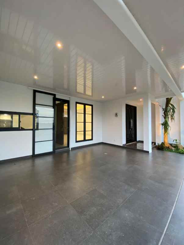 dijual rumah jl lapangan tembak cibubur