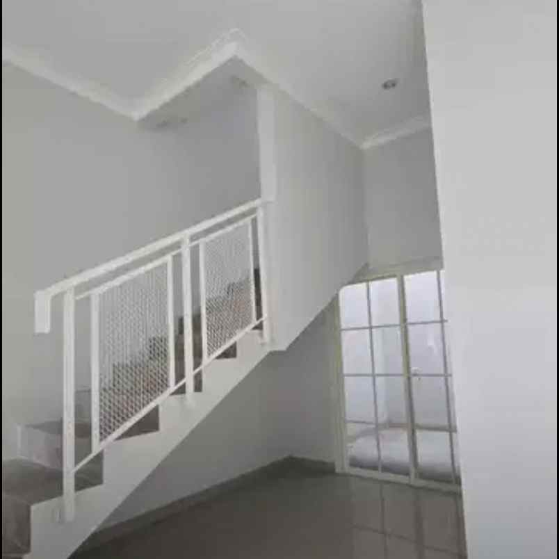 dijual rumah jl lebak indah