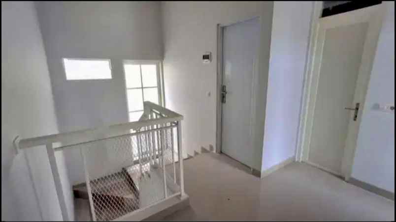 dijual rumah jl lebak indah