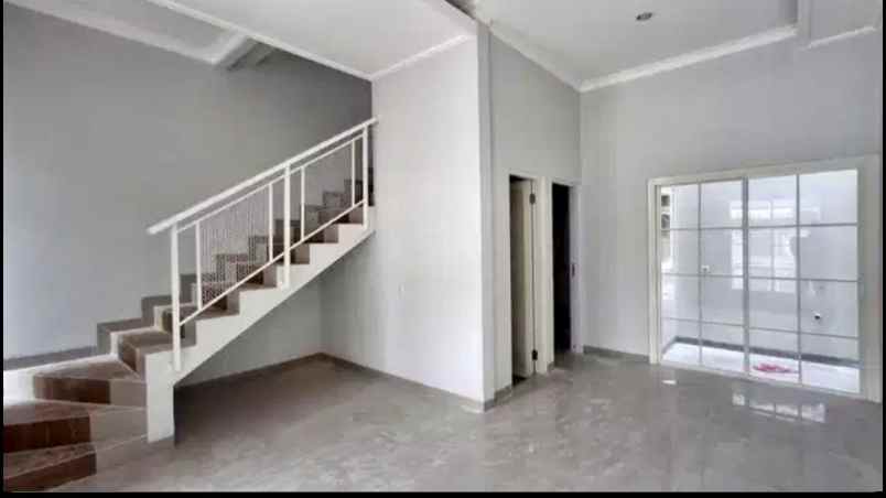 dijual rumah jl lebak indah