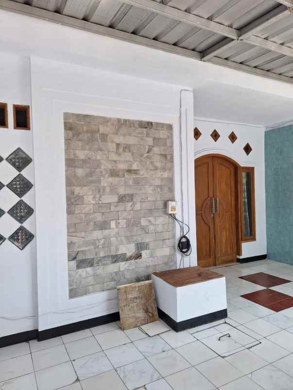 dijual rumah jl marga asri ciwastra