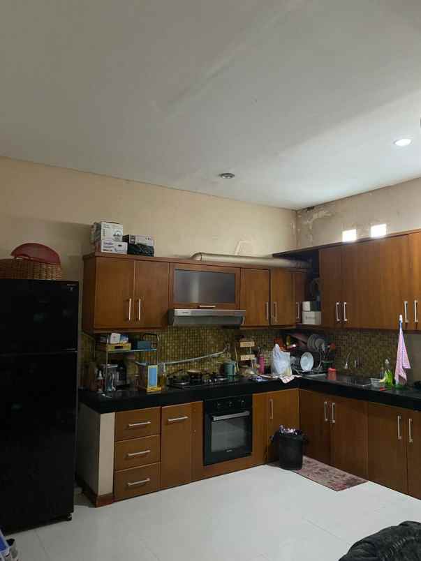 dijual rumah jl meteor garden margahayu