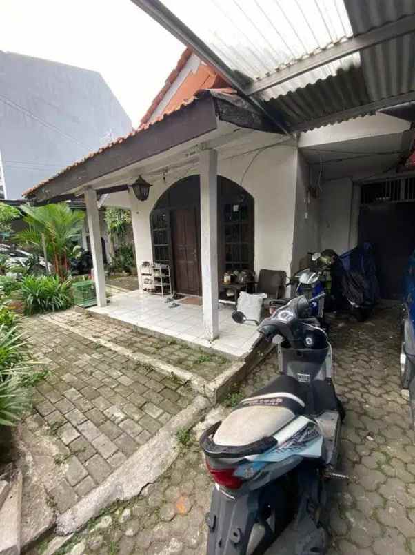 dijual rumah jl pancoran timur