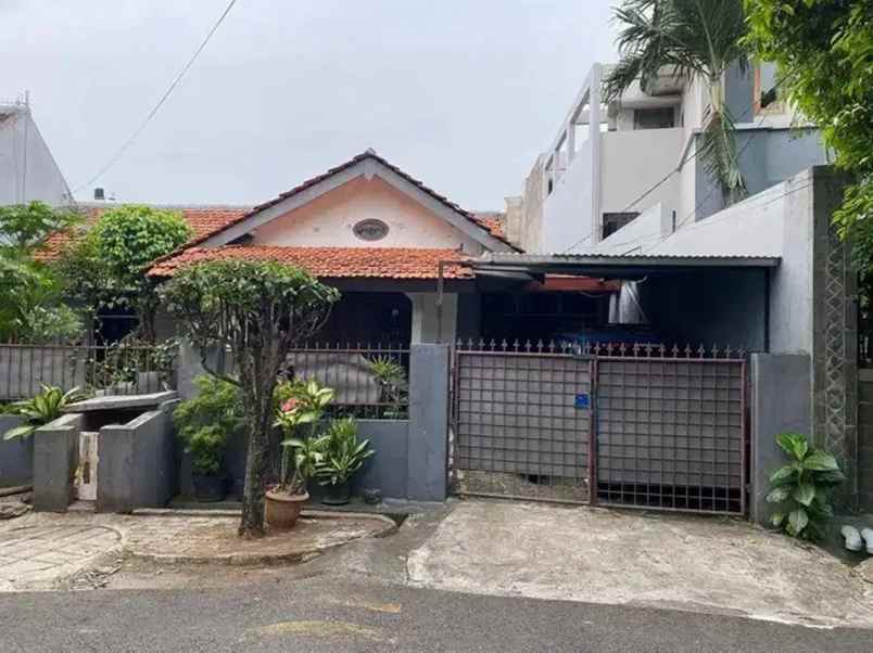 dijual rumah jl pancoran timur