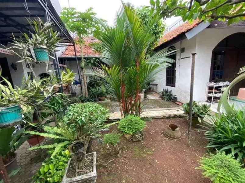 dijual rumah jl pancoran timur