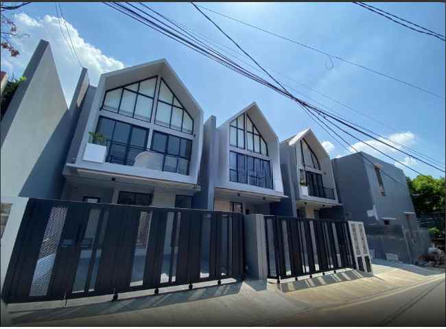 dijual rumah jl penggilingan baru i