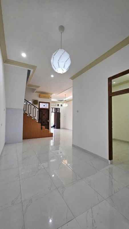 dijual rumah jl pondok kelapa duren