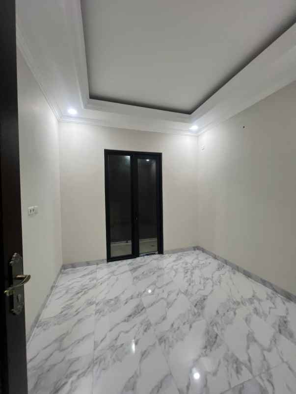 dijual rumah jl ratna raya jatibening