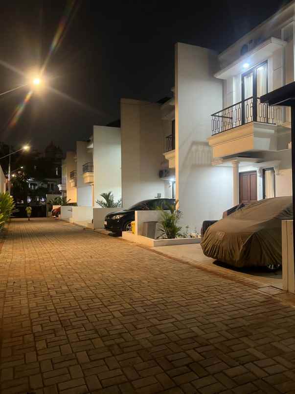 dijual rumah jl ratna raya jatibening