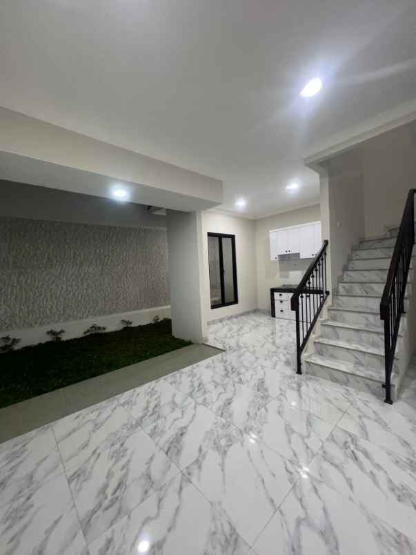 dijual rumah jl ratna raya jatibening