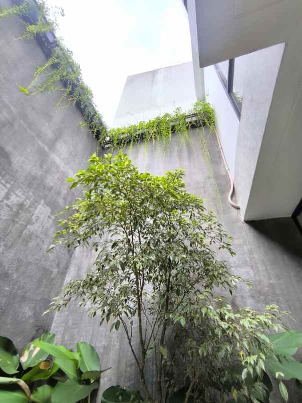 dijual rumah jl raya hankam jatiranggon