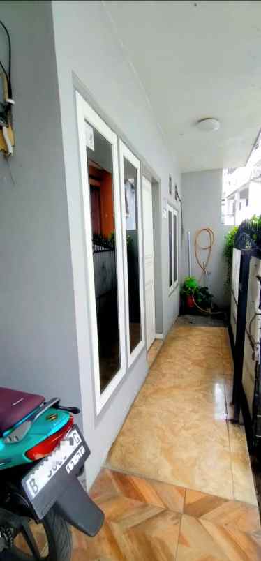 dijual rumah jl salam cijantung