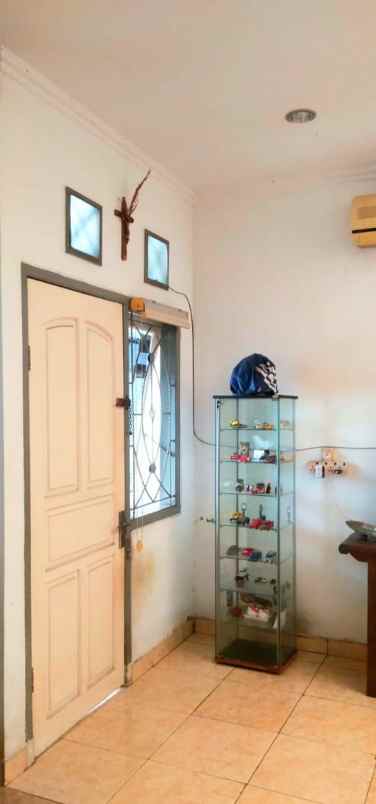 dijual rumah jl salam cijantung