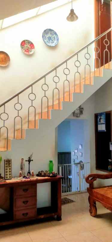 dijual rumah jl salam cijantung