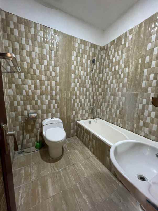 dijual rumah jl sariwates antapani bandung